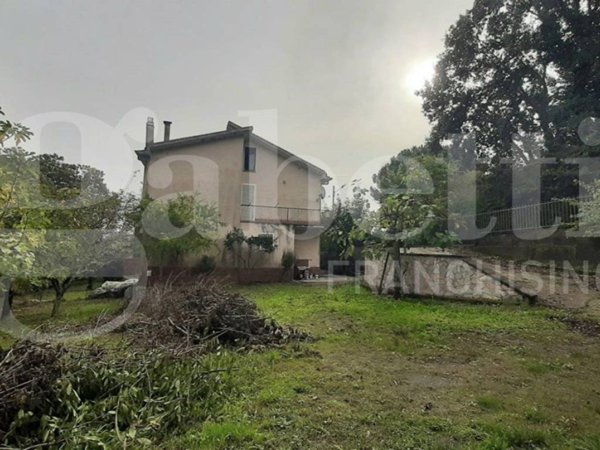 casa indipendente in vendita a Teano in zona Casafredda