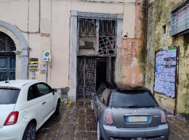 pentavano in vendita a Teano