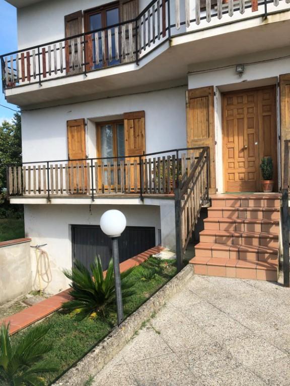 casa indipendente in vendita a Teano