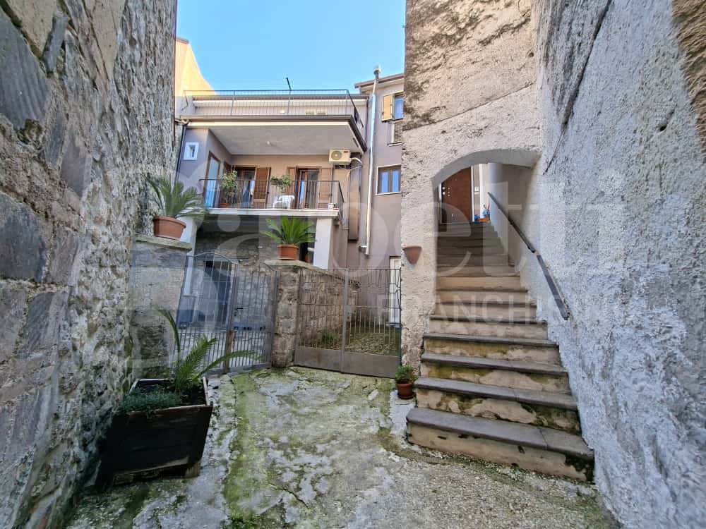 casa indipendente in vendita a Teano in zona Casi