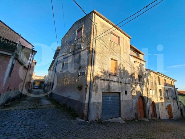 casa indipendente in vendita a Teano in zona San Giuliano