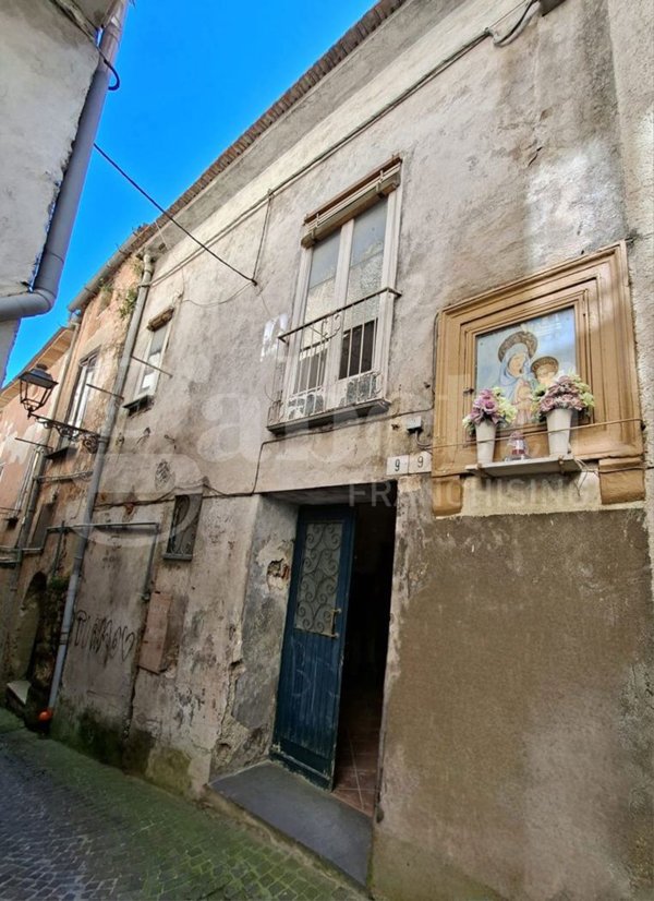 casa indipendente in vendita a Teano