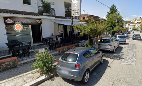 locale commerciale in vendita a Teano