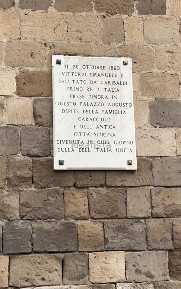 casa indipendente in vendita a Teano