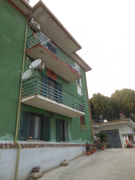 casa indipendente in vendita a Teano