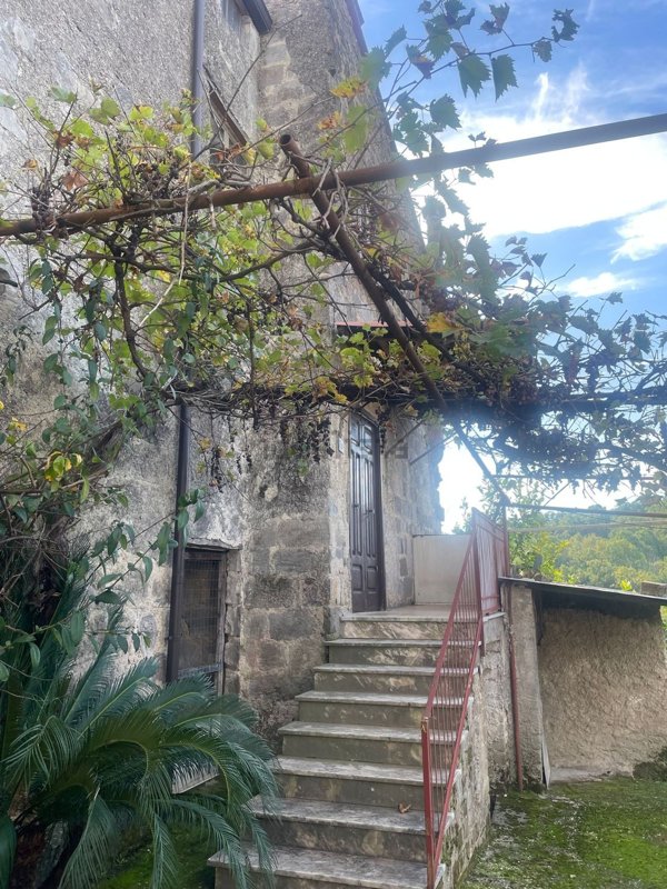 casa indipendente in vendita a Teano in zona Carbonara