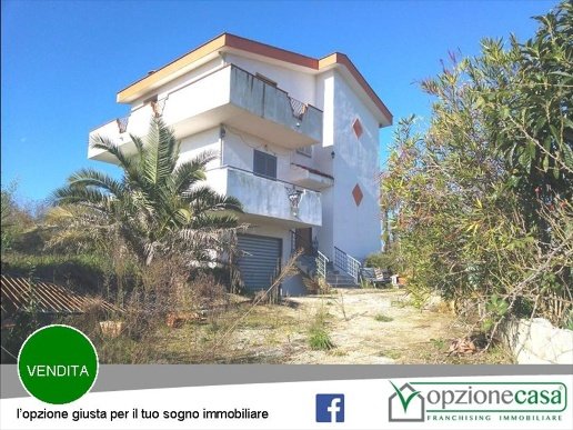 casa indipendente in vendita a Teano in zona Borgonuovo