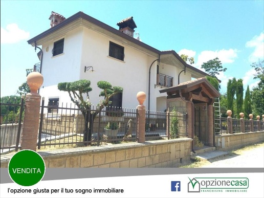 casa indipendente in vendita a Teano