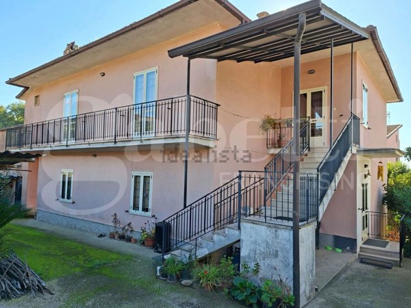 casa indipendente in vendita a Teano in zona Teano Scalo