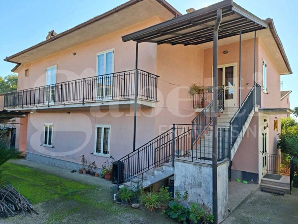 casa indipendente in vendita a Teano in zona Teano Scalo