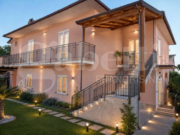 casa indipendente in vendita a Teano in zona Teano Scalo