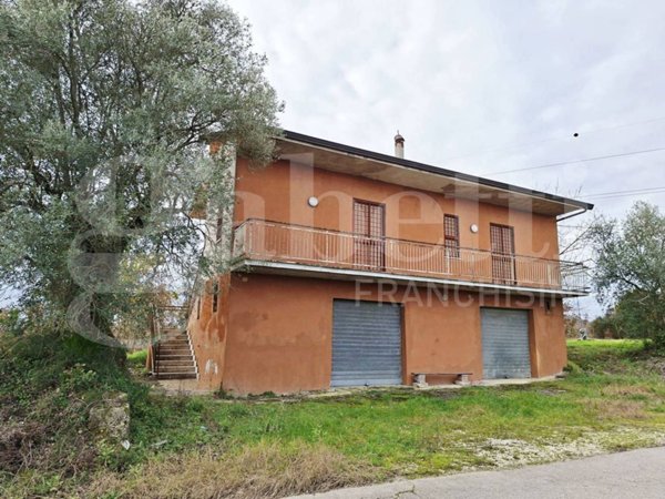 casa indipendente in vendita a Teano in zona Borgonuovo