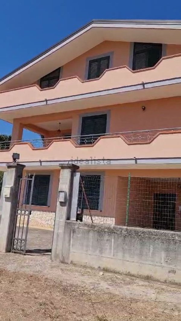casa indipendente in vendita a Teano in zona Pugliano