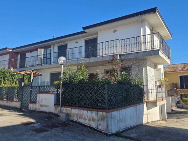 casa indipendente in vendita a Teano in zona Taverna Zarone