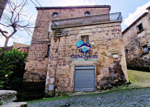 casa indipendente in vendita a Teano
