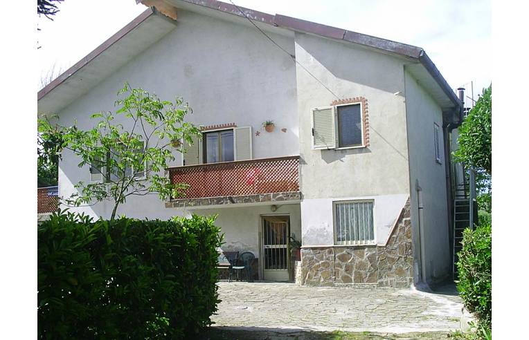 casa indipendente in vendita a Teano