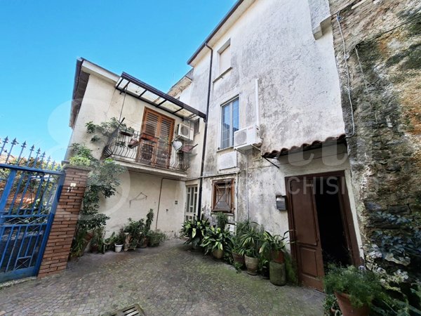 casa indipendente in vendita a Teano