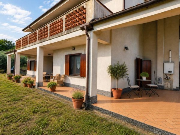 casa indipendente in vendita a Teano in zona Cappelle