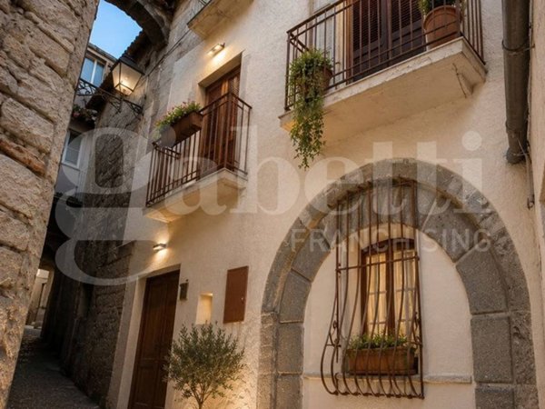 casa indipendente in vendita a Teano