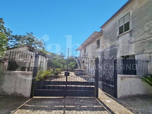 casa indipendente in vendita a Teano in zona Teano Scalo
