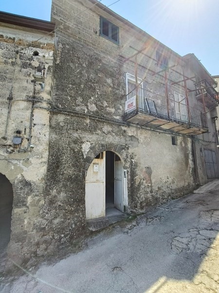 negozio in vendita a Teano in zona Casafredda