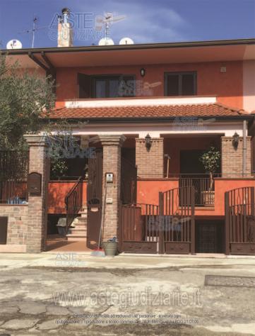casa indipendente in vendita a Teano in zona Maiorisi