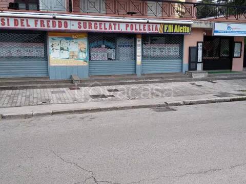 negozio in vendita a Teano in zona Teano Scalo