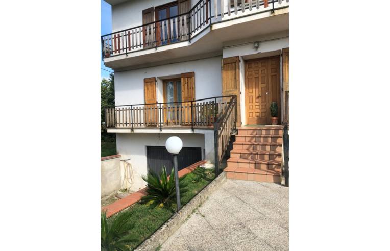 casa indipendente in vendita a Teano in zona Casafredda