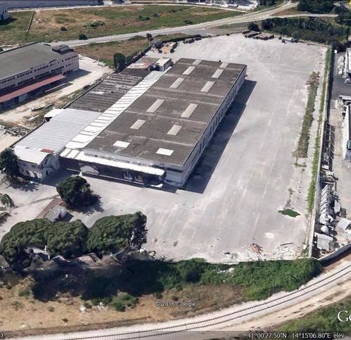 locale commerciale in vendita a Teverola