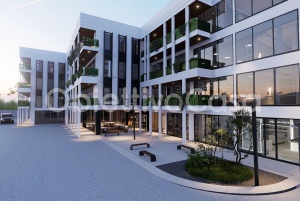 locale commerciale in vendita a Teverola