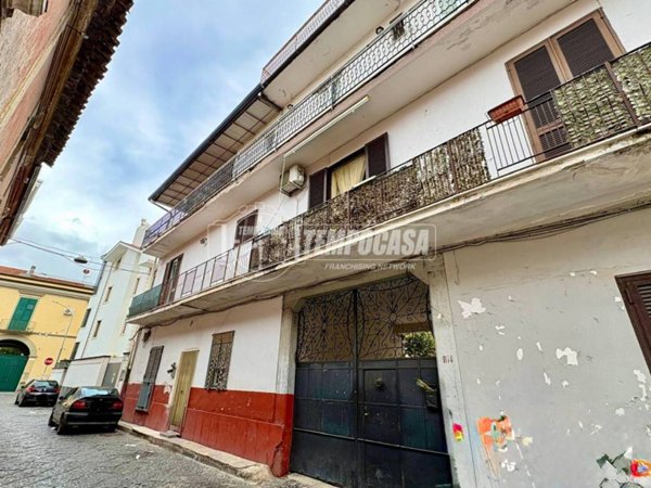 intera palazzina in vendita a Teverola