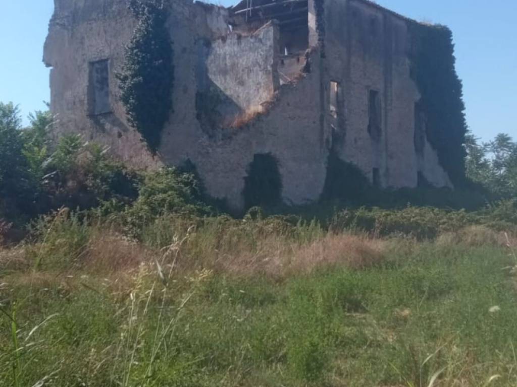 intera palazzina in vendita a Teverola