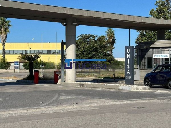 capannone in vendita a Teverola