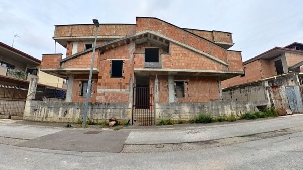 casa indipendente in vendita a Teverola