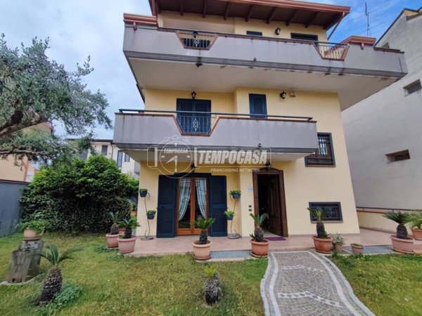 casa indipendente in vendita a Teverola
