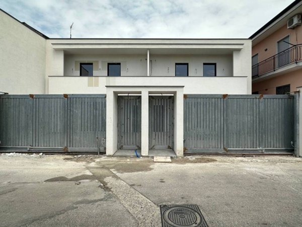casa indipendente in vendita a Teverola