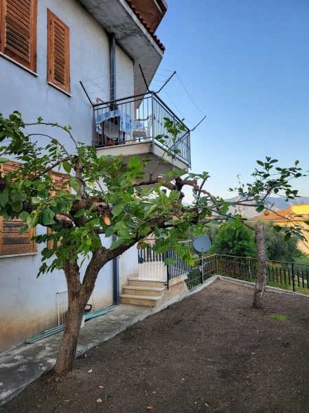 casa indipendente in vendita a Tora e Piccilli