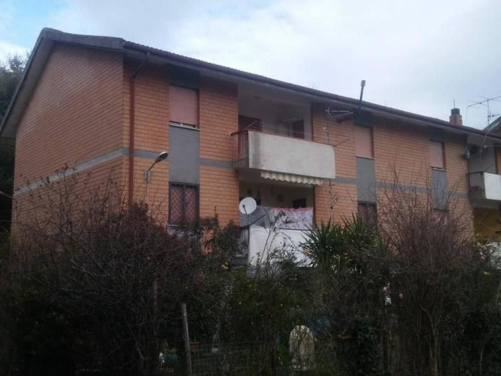 appartamento in vendita a Tora e Piccilli