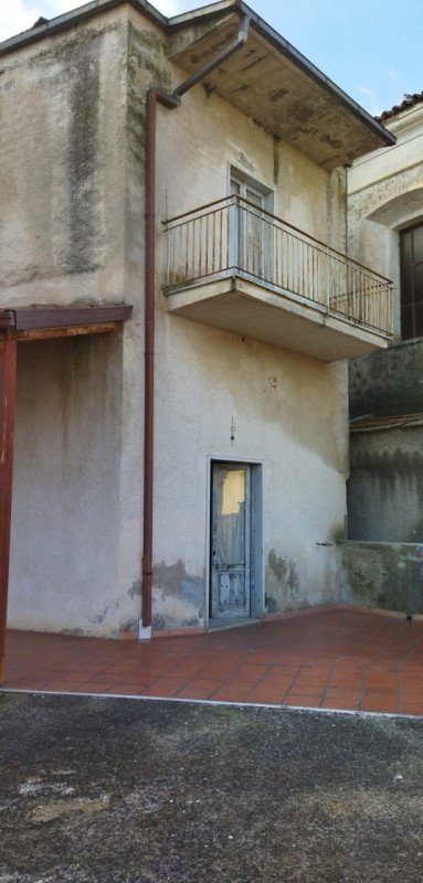 appartamento in vendita a Tora e Piccilli