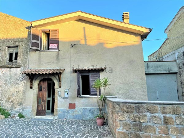 casa indipendente in vendita a Tora e Piccilli