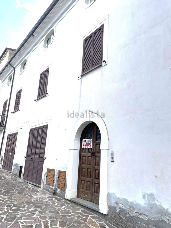 appartamento in vendita a Tora e Piccilli