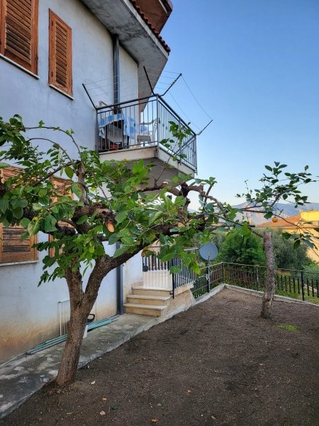 appartamento in vendita a Tora e Piccilli