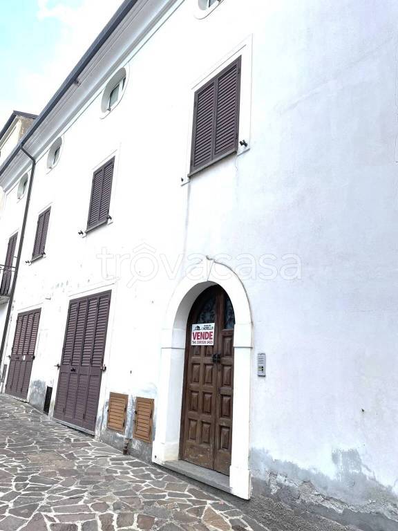 appartamento in vendita a Tora e Piccilli