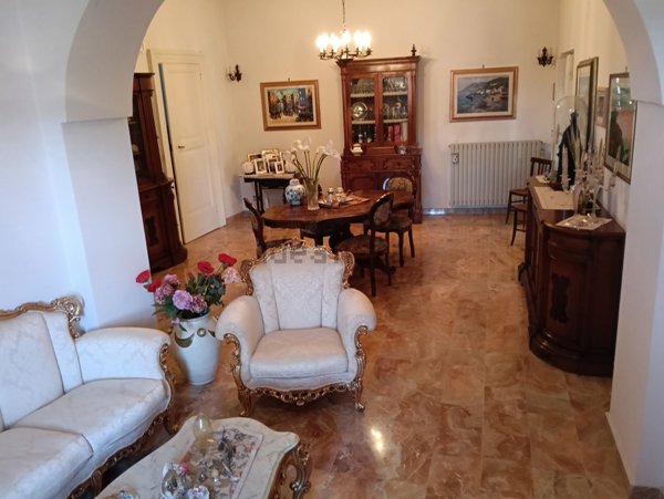 casa indipendente in vendita a Tora e Piccilli