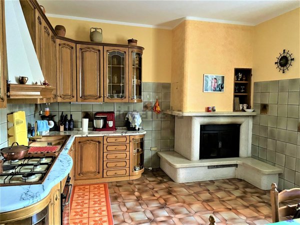casa indipendente in vendita a Tora e Piccilli