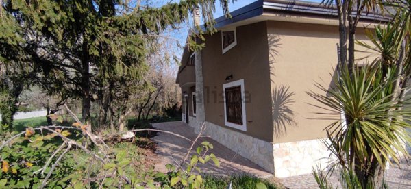 casa indipendente in vendita a Tora e Piccilli