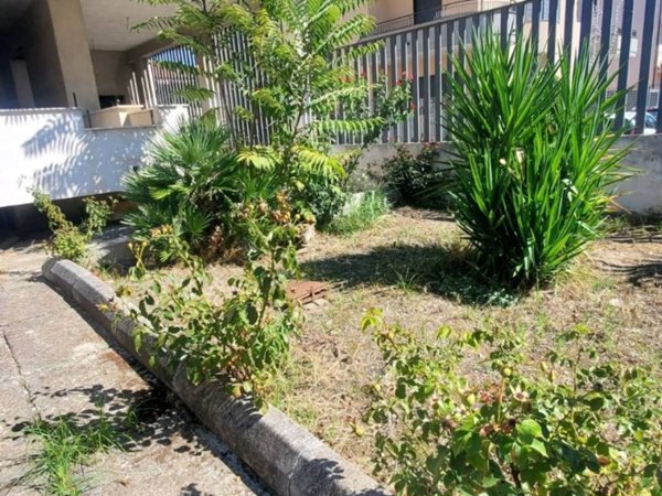 intera palazzina in vendita a Trentola Ducenta