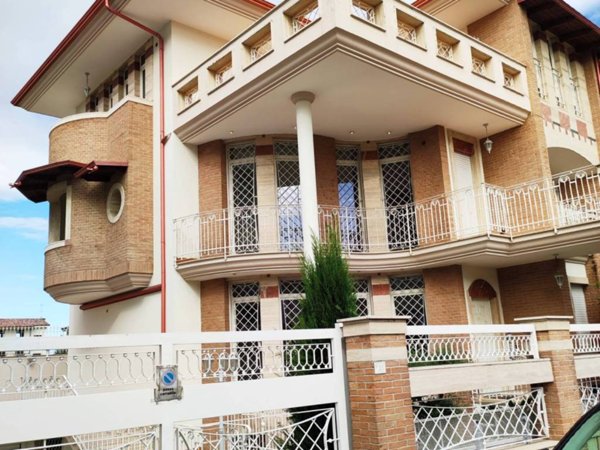 casa indipendente in vendita a Trentola Ducenta