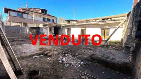 quadrivano in vendita a Trentola Ducenta