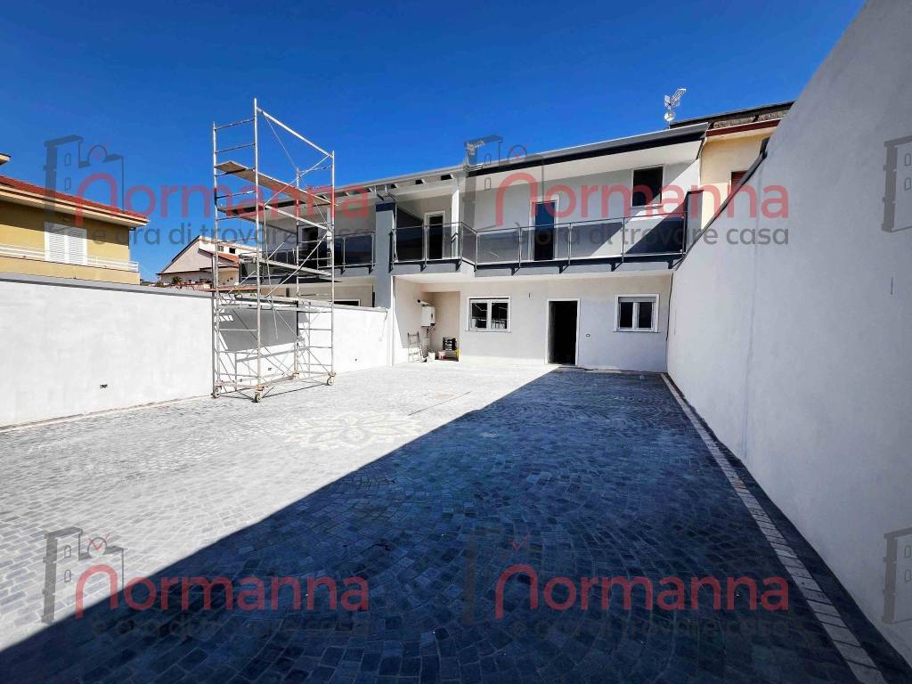 casa indipendente in vendita a Trentola Ducenta